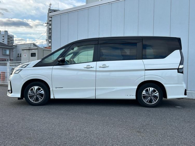 セレナ1.2 e-POWER ハイウェイスターV