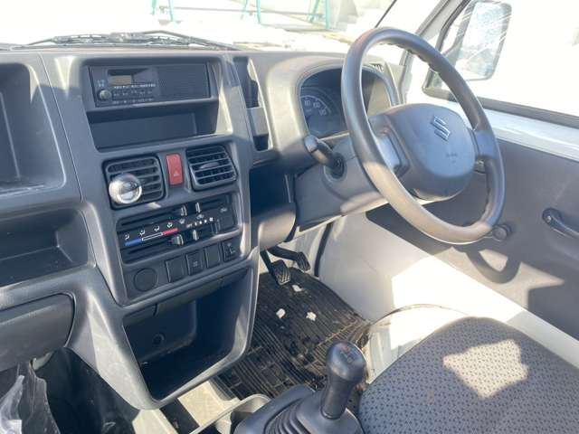 ���X�͔N�����x�ƂȂ��Ă���܂��B�c�Ǝ��Ԃ�10:00�`19:00�ł��B