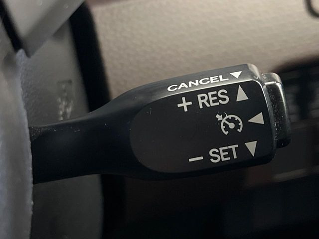 �y�N���[�Y�R���g���[���z�������H�����N���N���s�B�A�N�Z���𗣂��Ă���葬�x�ő��s���ł��A�������^�]���̕��S���y��!�����E�������ȒP�ȃX�C�b�`����Œ����ł��܂��B