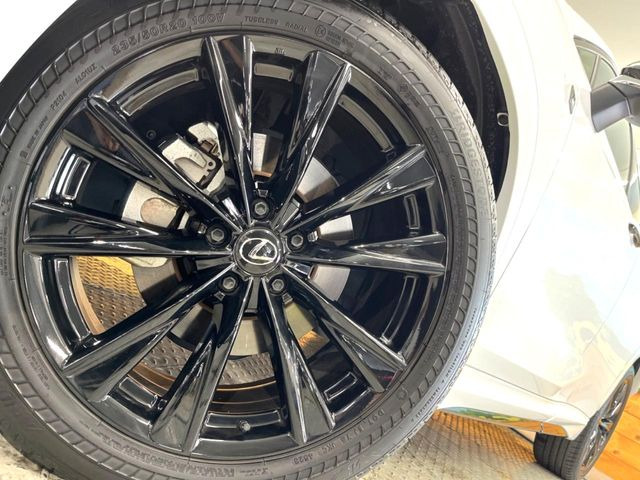 �y����20�C���`�A���~�z�C�[���z�O�ςɃ}�b�`���������A���~�z�C�[���𑕒����Ă���܂��B�e��ЊO�A���~�z�C�[����A�X�^�b�h���X�^�C�����戵�����Ă���܂��B���񂲑��k����������