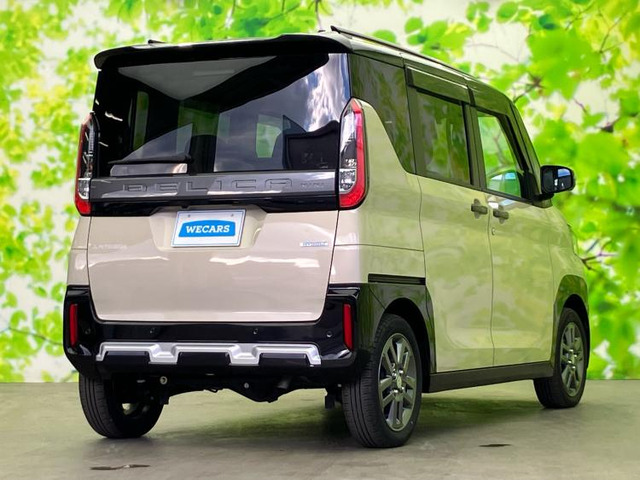 デリカミニT プレミアム 4WD