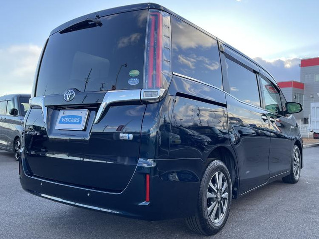 エスクァイアハイブリッド1.8 Gi プレミアムパッケージ