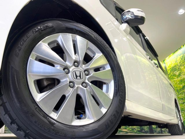 �y����16�C���`�A���~�z�C�[���z�O�ςɃ}�b�`���������A���~�z�C�[���𑕒����Ă���܂��B�e��ЊO�A���~�z�C�[����A�X�^�b�h���X�^�C�����戵�����Ă���܂��B���񂲑��k����������