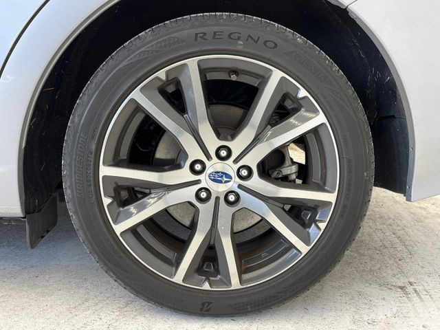 �y����17�C���`�A���~�z�C�[���z�O�ςɃ}�b�`���������A���~�z�C�[���𑕒����Ă���܂��B�e��ЊO�A���~�z�C�[����A�X�^�b�h���X�^�C�����戵�����Ă���܂��B���񂲑��k����������