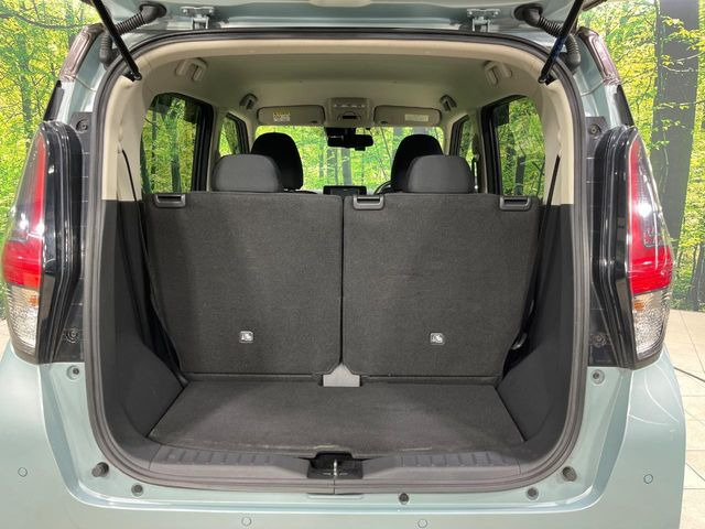 ���i�̂���������ʋ΁A���}���ɏ\���ȉ׎��X�y�[�X���m�ۂ��Ă���܂��B�Z�J���h�V�[�g��|���ƁA�傫�ȉו��̐ύڂ��\�ł���