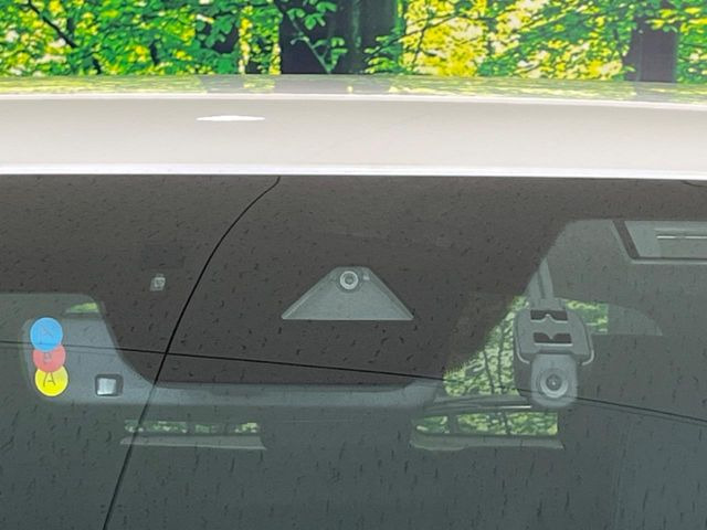 �y�X�}�[�g�V�e�B�u���[�L�T�|�[�g�z�ᑬ���s���ɑO���̎ԗ�����F�����A�Փ˂������Ȏ��͌x��ƃu���[�L�ŏՓˉ���Ɣ�Q�y�����A�V�X�g�B�����S�Ƀh���C�u�����y���݂��������܂��B