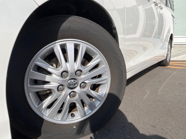 �y����15�C���`�A���~�z�C�[���z�O�ςɃ}�b�`���������A���~�z�C�[���𑕒����Ă���܂��B�e��ЊO�A���~�z�C�[����A�X�^�b�h���X�^�C�����戵�����Ă���܂��B���񂲑��k����������