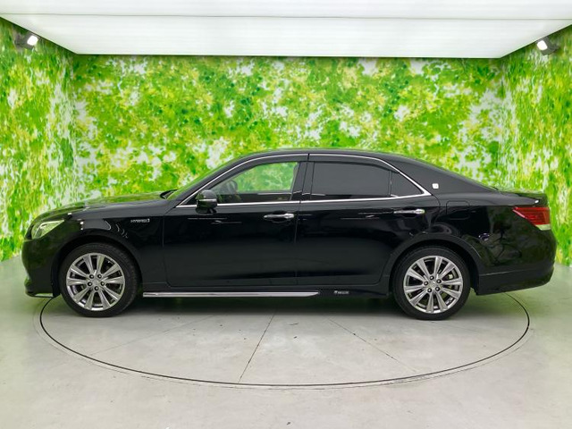 クラウンハイブリッド 2.5 ロイヤルサルーン Four 4WD