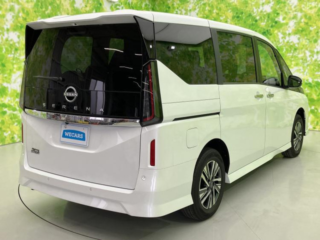 セレナ2.0 ハイウェイスターV 4WD