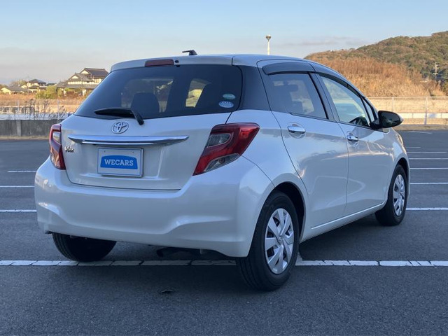 ヴィッツ1.3 F スマートスタイル