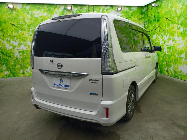 セレナ2.0 ライダー ブラックライン