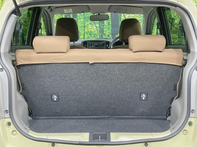 ���i�̂���������ʋ΁A���}���ɏ\���ȉ׎��X�y�[�X���m�ۂ��Ă���܂��B�Z�J���h�V�[�g��|���ƁA�傫�ȉו��̐ύڂ��\�ł���