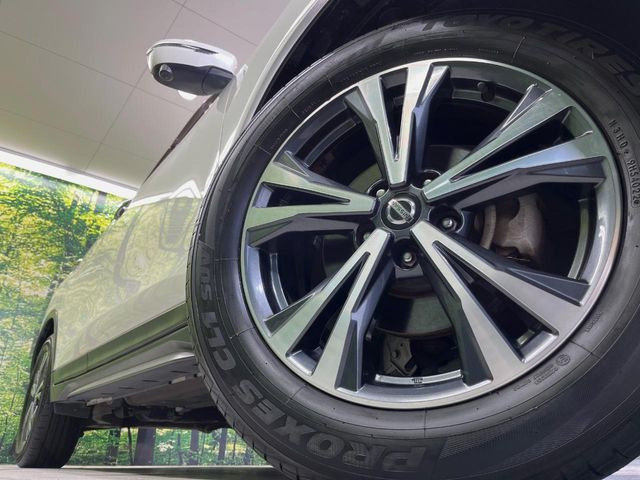 �O�ςɃ}�b�`���������A���~�z�C�[���𑕒����Ă���܂��B�e��ЊO�A���~�z�C�[����A�X�^�b�h���X�^�C�����戵�����Ă���܂��B���񂲑��k����������