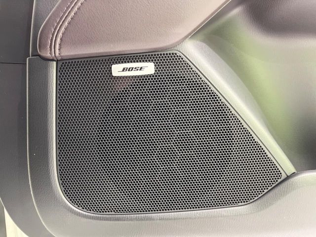 �yBOSE�T�E���h�V�X�e���z�[���̃i�r�@�\�͂������A���x�ȃ`���[�j���O�\�͂����ڂ���Ă���A�������ȉ��y�����y���݂��������܂���