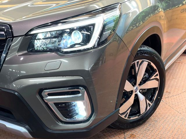 �yLED�w�b�h���C�g�z���V����ԑ��s�����ǍD�Ȏ��E���m�ۂ����S���ĉ^�]�ł��鍂�P�xLED�w�b�h���C�g�𑕔�!�_�����x�������A����d�͂��}�����Ă��܂��B