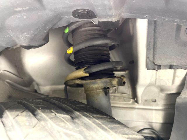 安心の最長10年・走行無制限保証(有償)をご用意。保証内容も充実はもちろん、無料点検&オイル交換や、年中無休の全国・24時間ロードサービスも付帯されておりますのでご安心下さい。