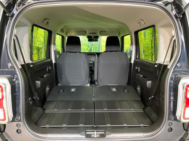 ���i�̂���������ʋ΁A���}���ɏ\���ȉ׎��X�y�[�X���m�ۂ��Ă���܂��B�Z�J���h�V�[�g��|���ƁA�傫�ȉו��̐ύڂ��\�ł���