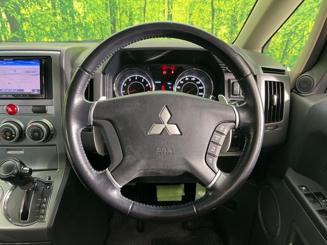 �y�����v�����X�e�A�����O�z�㎿�Ȋv���g�p���邱�ƂŁA��ɂ����������݂ƂĂ��^�]���₷���n���h���ł���