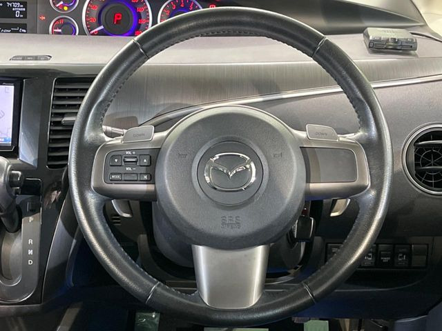 �y�����v�����X�e�A�����O�z�㎿�Ȋv���g�p���邱�ƂŁA��ɂ����������݂ƂĂ��^�]���₷���n���h���ł���