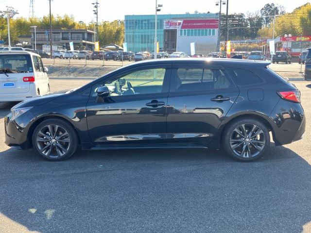 カローラツーリング1.8 ハイブリッド W×B