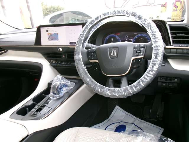 クラウンクロスオーバー2.5 G アドバンスト レザー パッケージ E-Four 4WD