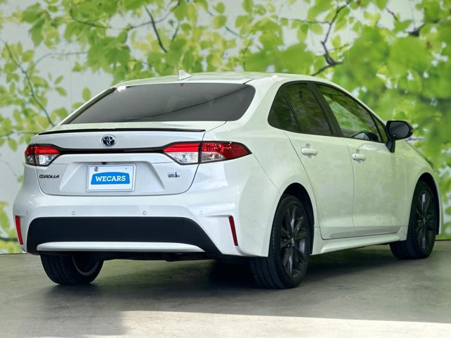 カローラ1.8 ハイブリッド W×B