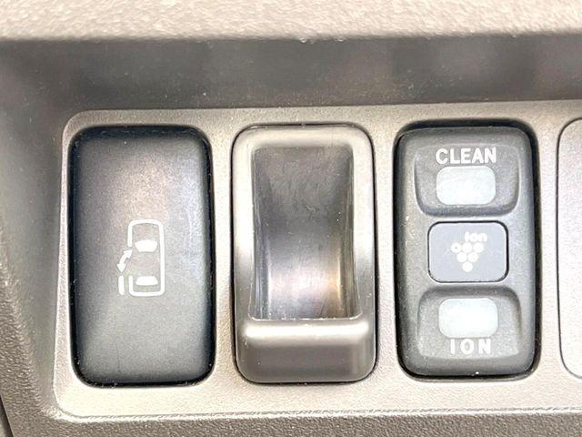 �y�p���[�X���C�h�h�A�z�X�}�[�g�L�[��^�]�Ȃ̃X�C�b�`�ŃX���C�h�h�A�̊J���\���d��������͂����ăh�A���J����K�v�������A���������q�l�ł��A�d���ו��������Ă��鎞�����N�ɊJ���߂ł��܂���