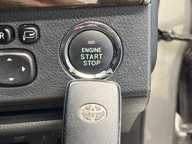 �y�X�}�[�g�L�[�z�J�o����|�P�b�g�ɓ��ꂽ�܂܂ł��h�A�̎{���E�������\�ȃX�}�[�g�L�[�𑕔��B�G���W���̃I���E�I�t�����J�M�����o���K�v����������Ƃ��Ă��֗��ł���