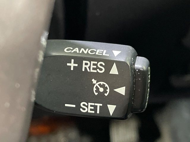 �y�N���[�Y�R���g���[���z�������H�����N���N���s�B�A�N�Z���𗣂��Ă���葬�x�ő��s���ł��A�������^�]���̕��S���y��!�����E�������ȒP�ȃX�C�b�`����Œ����ł��܂��B