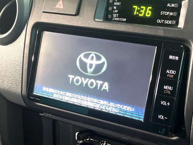 �y�����i�r�z�l�C�̏����i�r�𑕔����Ă���܂��B�i�r�̎g���₷���͂������A�I�[�f�B�I�@�\���[��!�L�����v�◷�s�͂������A�ʋ΂┃�����ȂǕ��i�̃h���C�u���y�����Ȃ�͂���