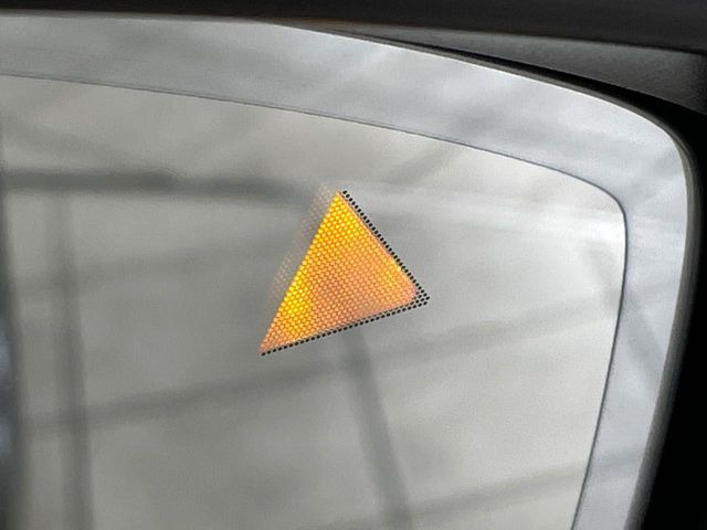 �y�u���C���h�X�|�b�g���j�^�����O�z���s���A�h�A�~���[�̎��p�ɂȂ�₷���ӏ��Ɍ㑱�Ԃ��ڋ߂���ƃT�C�h�~���[�t�߂Ɍx����\���A�h���C�o�[�ɒ��ӊ��N�����Ă���܂��B