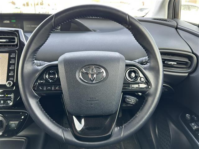 プリウス1.8 S E-Four 4WD