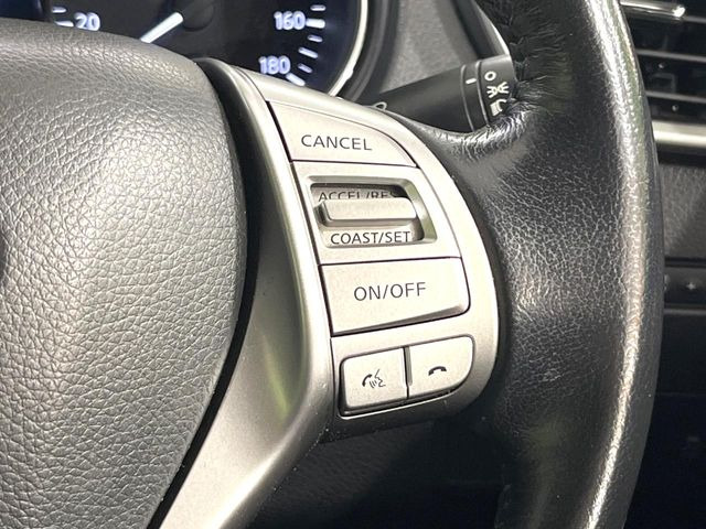 �y�N���[�Y�R���g���[���z�������H�����N���N���s�B�A�N�Z���𗣂��Ă���葬�x�ő��s���ł��A�������^�]���̕��S���y��!�����E�������ȒP�ȃX�C�b�`����Œ����ł��܂��B