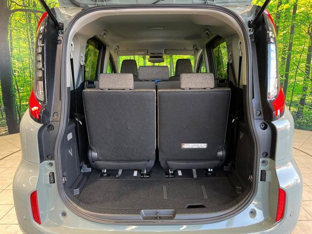 ���i�̂���������ʋ΁A���}���ɏ\���ȉ׎��X�y�[�X���m�ۂ��Ă���܂��B�Z�J���h�V�[�g��|���ƁA�傫�ȉו��̐ύڂ��\�ł���