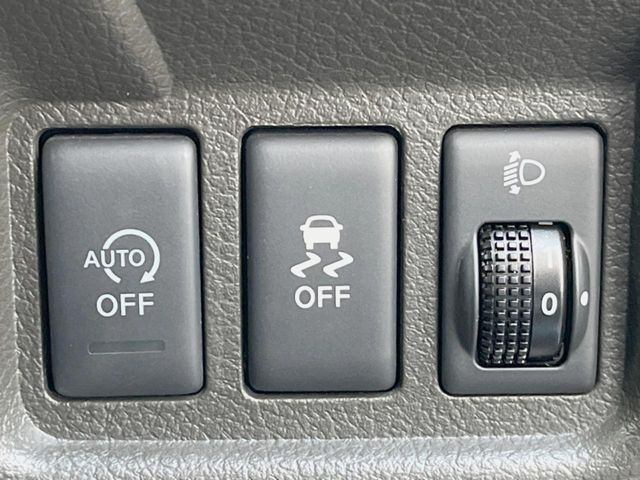 �y�A�C�h�����O�X�g�b�v�z�ԐM����a�؂Œ�Ԃ����ۂɃG���W�����~���A���ʂȔR���̏����}���܂��B�R��������ی�ɂȂ���@�\��G���W���̓u���[�L�𗣂��΍Ďn�����܂��B