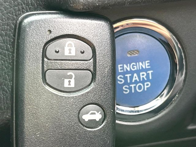 �y�A�N�Z�X�L�[&�v�b�V���X�^�[�g�z�J�o����|�P�b�g�ɓ��ꂽ�܂܂ł��h�A�̎{���E�������\�ȃX�}�[�g�L�[�𑕔��B�G���W���̃I���E�I�t�����J�M�����o���K�v�������A�{�^�����v�b�V�����邾����OK��