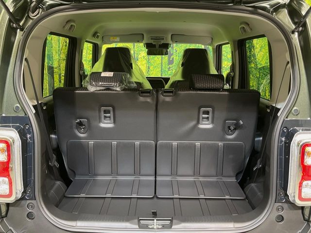 ���i�̂���������ʋ΁A���}���ɏ\���ȉ׎��X�y�[�X���m�ۂ��Ă���܂��B�Z�J���h�V�[�g��|���ƁA�傫�ȉו��̐ύڂ��\�ł���