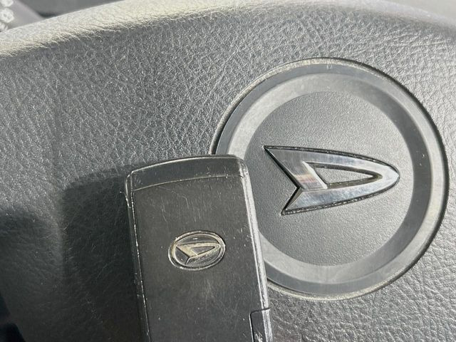 �y�L�[�t���[�V�X�e���z�J�o����|�P�b�g�ɓ��ꂽ�܂܂ł��h�A�̎{���E�������\�ȃX�}�[�g�L�[�𑕔��B�G���W���̃I���E�I�t�����J�M�����o���K�v����������Ƃ��Ă��֗��ł���