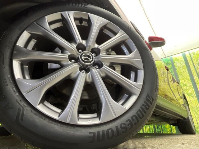 �y����20�C���`�A���~�z�C�[���z�O�ςɃ}�b�`���������A���~�z�C�[���𑕒����Ă���܂��B�e��ЊO�A���~�z�C�[����A�X�^�b�h���X�^�C�����戵�����Ă���܂��B���񂲑��k����������