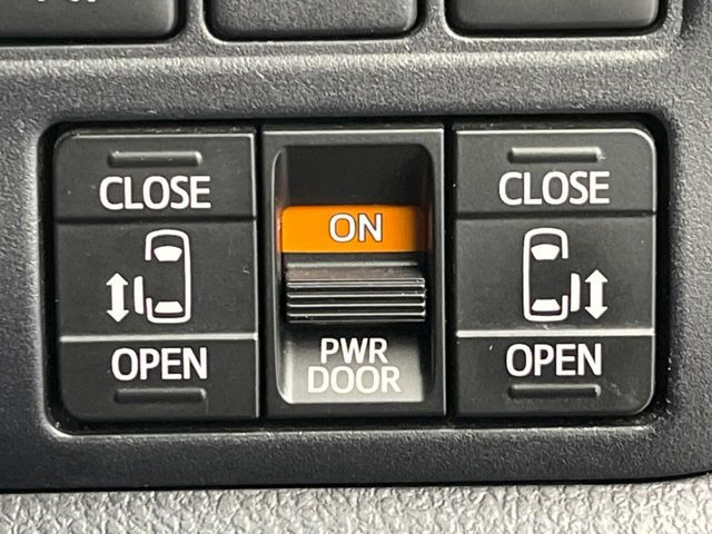 ノア1.8 ハイブリッド Si W×B II