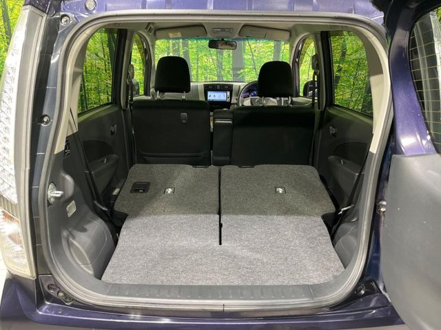 ���i�̂���������ʋ΁A���}���ɏ\���ȉ׎��X�y�[�X���m�ۂ��Ă���܂��B�Z�J���h�V�[�g��|���ƁA�傫�ȉו��̐ύڂ��\�ł���