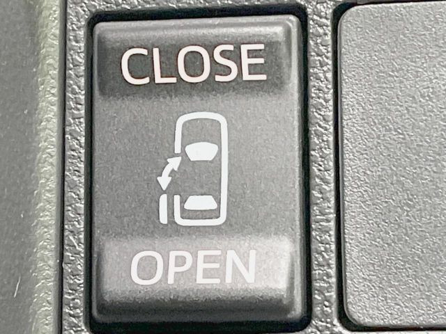 【パワースライドドア】スマートキーや運転席のスイッチでスライドドアの開閉が可能♪電動だから力を入れてドアを開ける必要が無く、小さいお子様でも、重い荷物を持っている時もラクに開け閉めできます♪