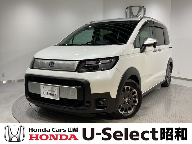 フリード1.5 e:HEV クロスター