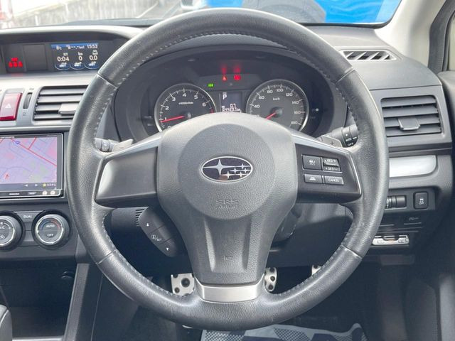 �y�����v�����X�e�A�����O�z�㎿�Ȋv���g�p���邱�ƂŁA��ɂ����������݂ƂĂ��^�]���₷���n���h���ł���