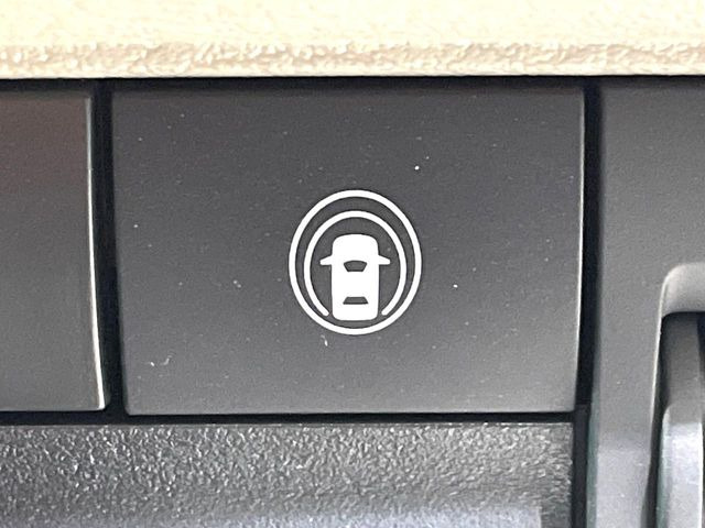 �y�G�}�[�W�F���V�[�u���[�L�z���s���ɑO���̎ԗ�����F�����A�Փ˂������Ȏ��͌x��ƃu���[�L�ŏՓˉ���Ɣ�Q�y�����A�V�X�g�B�����S�Ƀh���C�u�����y���݂��������܂��B