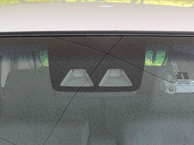 �y�X�}�[�g�A�V�X�g�z���s���ɑO���̎ԗ�����F�����A�Փ˂������Ȏ��͌x��ƃu���[�L�ŏՓˉ���Ɣ�Q�y�����A�V�X�g�B�����S�Ƀh���C�u�����y���݂��������܂��B