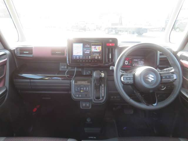 ★内装は専門業者によるルームクリーニング施工★シート・天井・ダッシュボード等に傷やシミ、汚れ等もなく綺麗で嫌な臭い等もありません!清潔で気持ちいい★