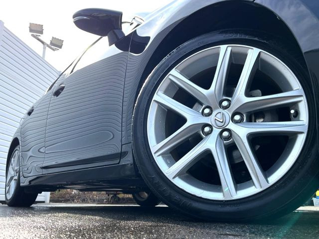 �y����17�C���`�A���~�z�C�[���z�O�ςɃ}�b�`���������A���~�z�C�[���𑕒����Ă���܂��B�e��ЊO�A���~�z�C�[����A�X�^�b�h���X�^�C�����戵�����Ă���܂��B���񂲑��k����������