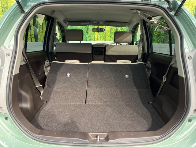 ���i�̂���������ʋ΁A���}���ɏ\���ȉ׎��X�y�[�X���m�ۂ��Ă���܂��B�Z�J���h�V�[�g��|���ƁA�傫�ȉו��̐ύڂ��\�ł���