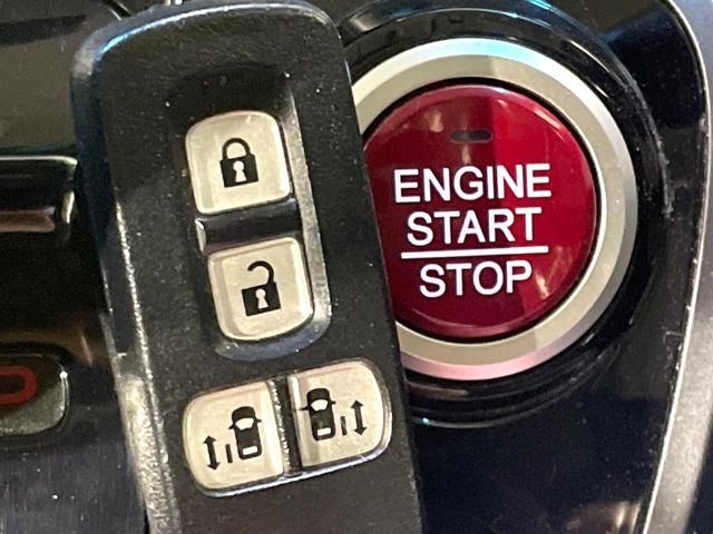 �yHonda�X�}�[�g�L�[�z�J�o����|�P�b�g�ɓ��ꂽ�܂܂ł��h�A�̎{���E�������\�ȃX�}�[�g�L�[�𑕔��B�G���W���̃I���E�I�t�����J�M�����o���K�v����������Ƃ��Ă��֗��ł���